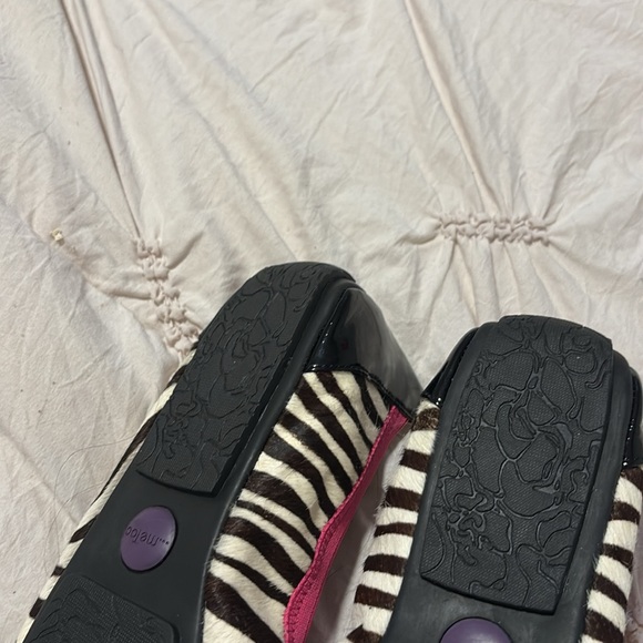 Y2K zebra and pink flats Size 9 - Picture 4 of 4